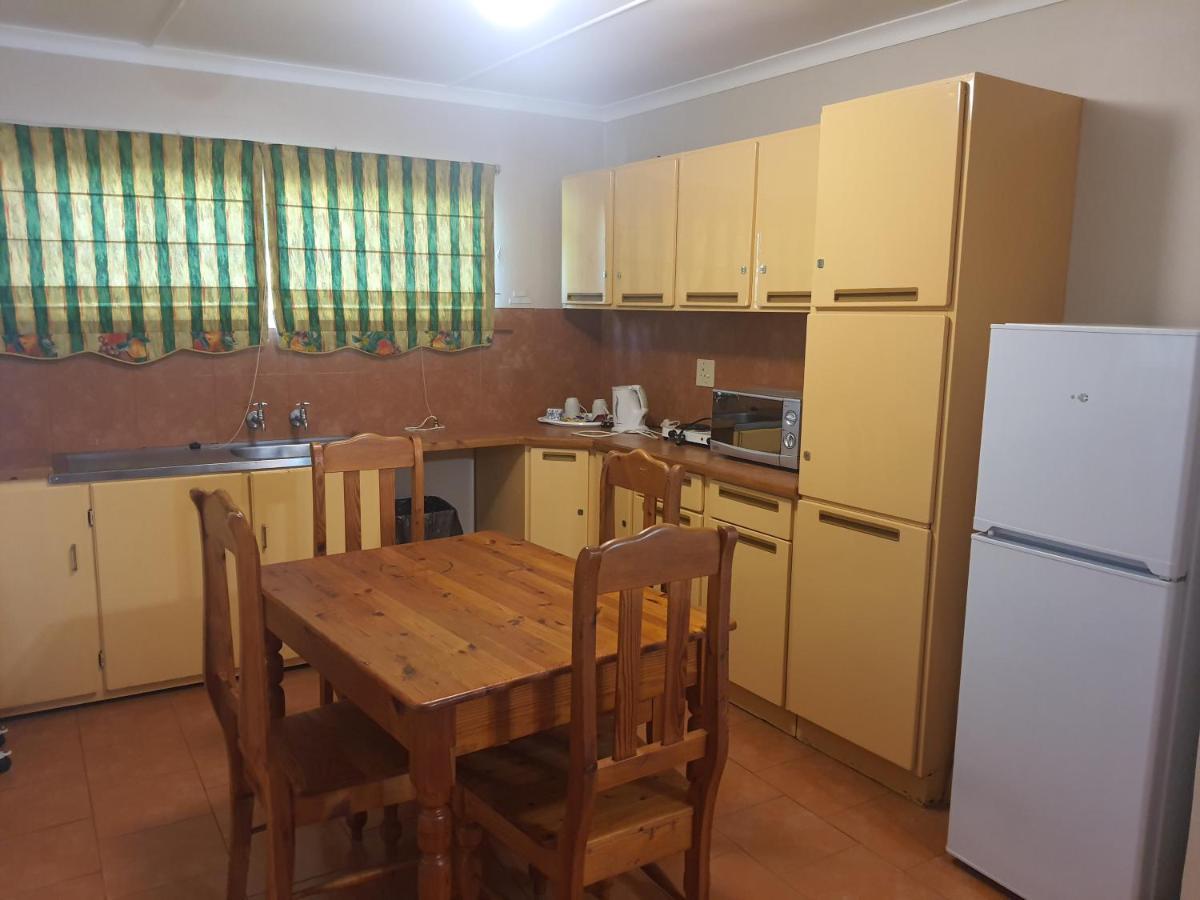 Lord Fraser Guest House Wepener Екстериор снимка