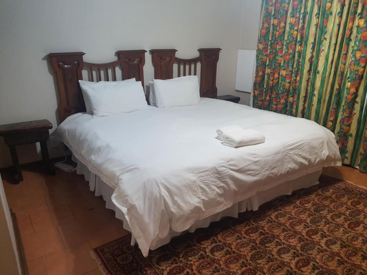 Lord Fraser Guest House Wepener Екстериор снимка
