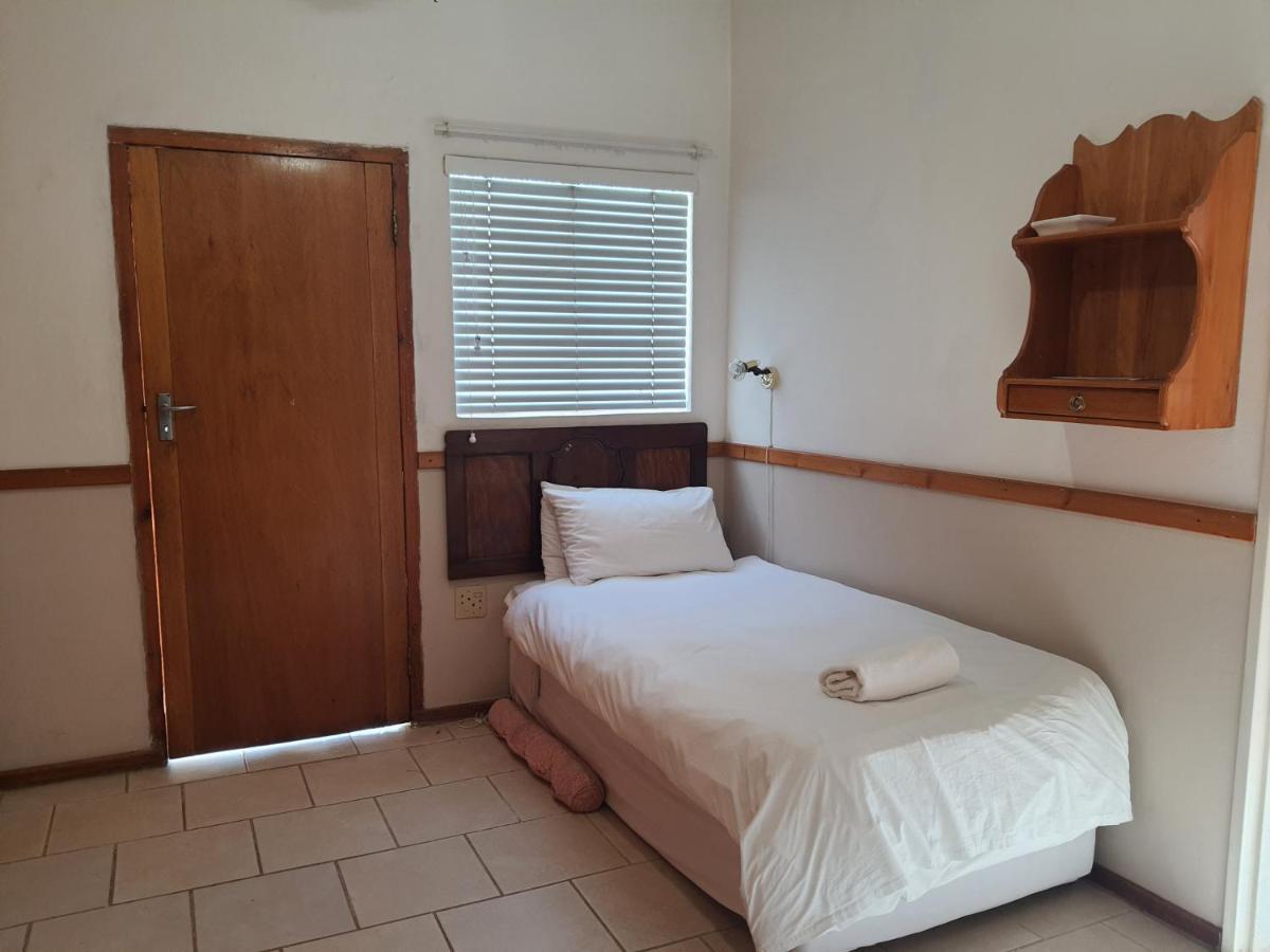Lord Fraser Guest House Wepener Екстериор снимка