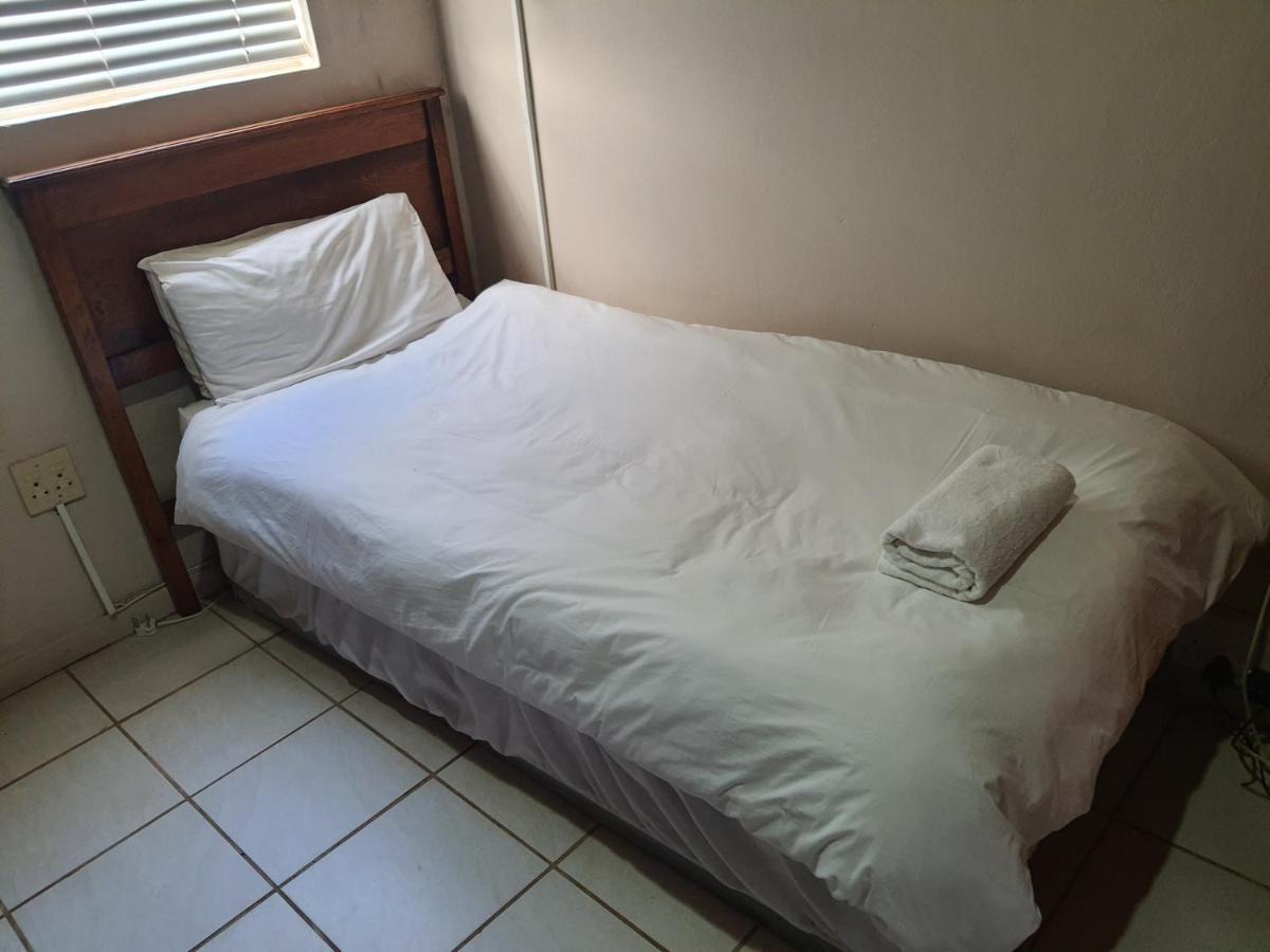 Lord Fraser Guest House Wepener Екстериор снимка