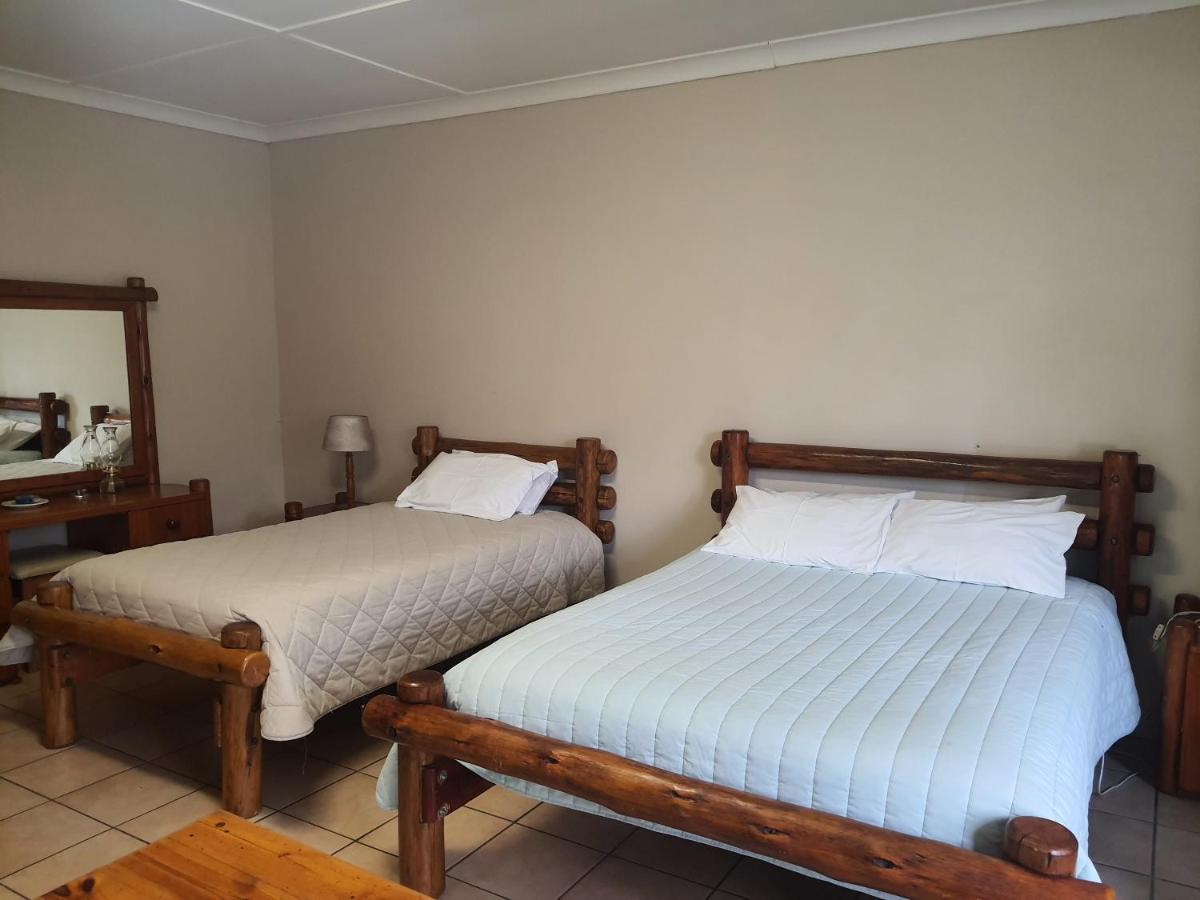 Lord Fraser Guest House Wepener Екстериор снимка